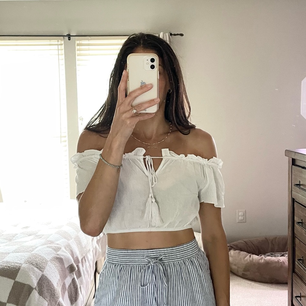 Never Worn. White tie front ruffle crop top